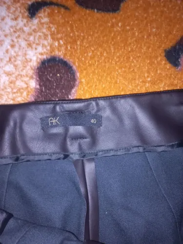 Calça preta 40