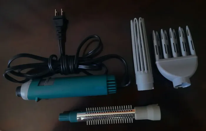 Philips HP 4473 Pro Air Styler, é um modelo vintage de escova modeladora de ar