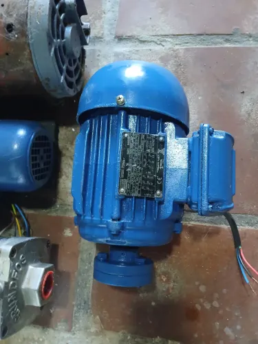 MOTOR WEG 1,5CV 1715RPM TRIFÁSICO