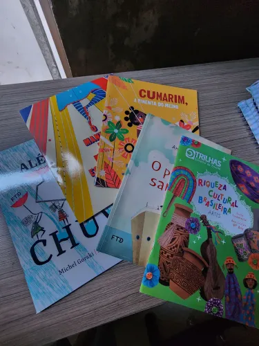 Vendo livros bem conservados 