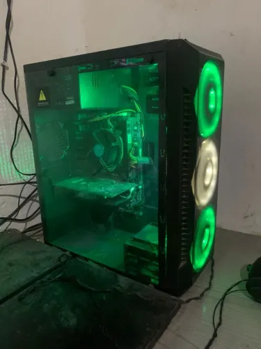 PC Gamer i5-7400 + RX 550 4GB + 8GB RAM