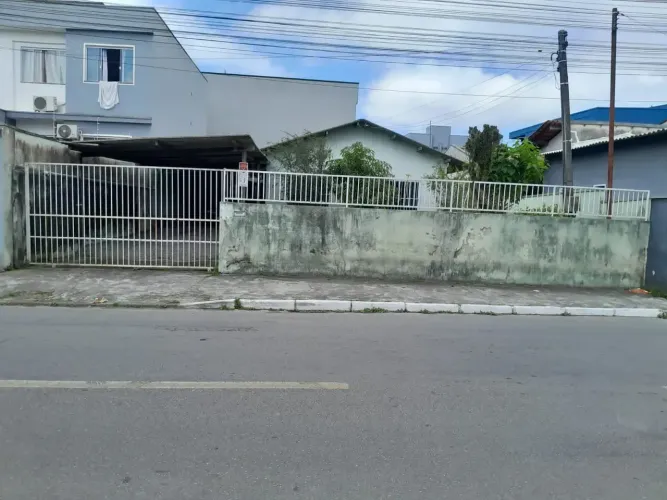 Terreno a venda no bairro Cordeiros