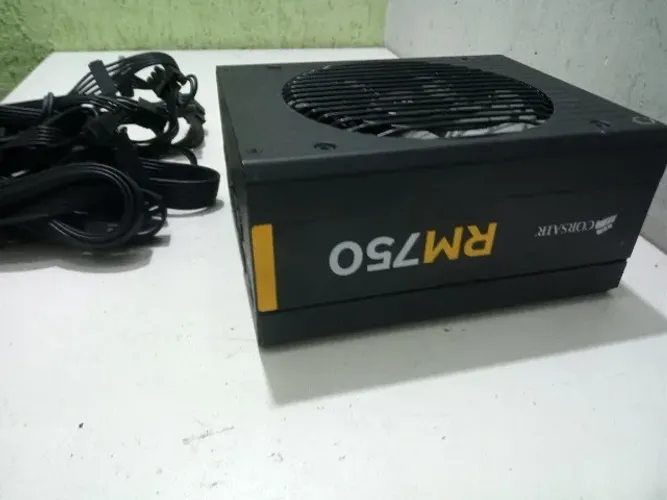 Fonte Real Corsair RM750 80 plus gold