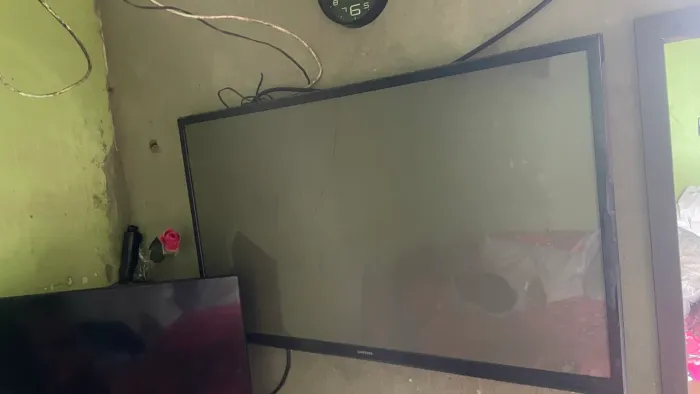 Vendo tv cm defeito 50 polegadas