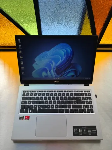 Notebook Acer Aspire 5 - 16 GB RAM AMD RYZEN 5 7520U - WINDOWS 11 PRO