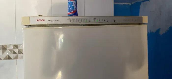 Vende-se geladeira funcionando perfeitamente 220