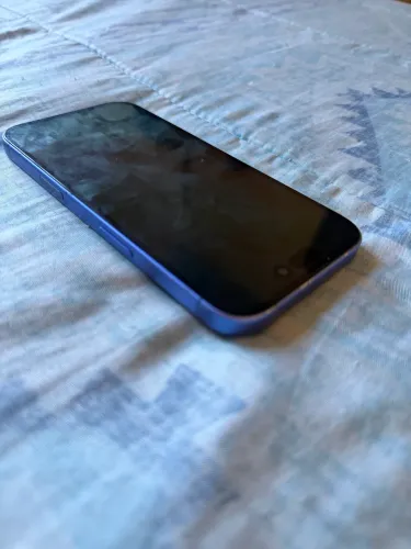 iPhone 16