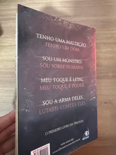 Livro estilhaça-me