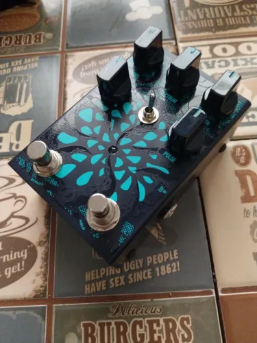 Krozz Devices Krakenheart V2: pedal de Uni-Vibe
