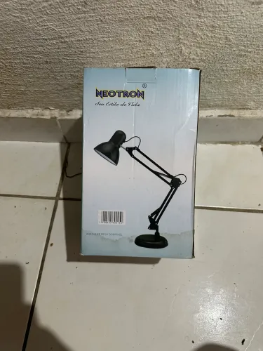 ABAJUR DOBRÁVEL DE METAL