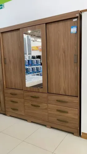 VENDO GUARDA-ROUPA PANAN LUIZA 