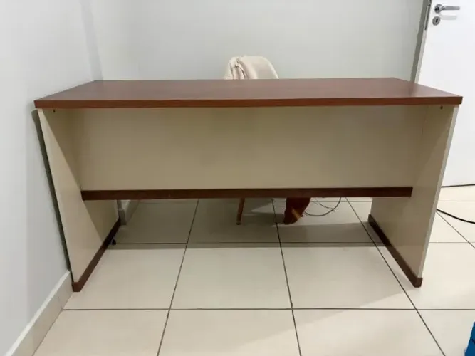 Mesa + Armário de escritório