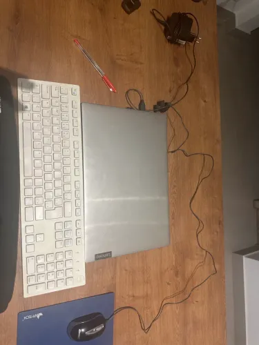 Notebook Lenovo seminovo