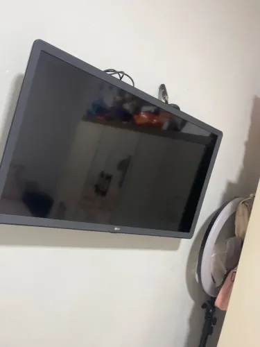 Televisão LG quebrada 