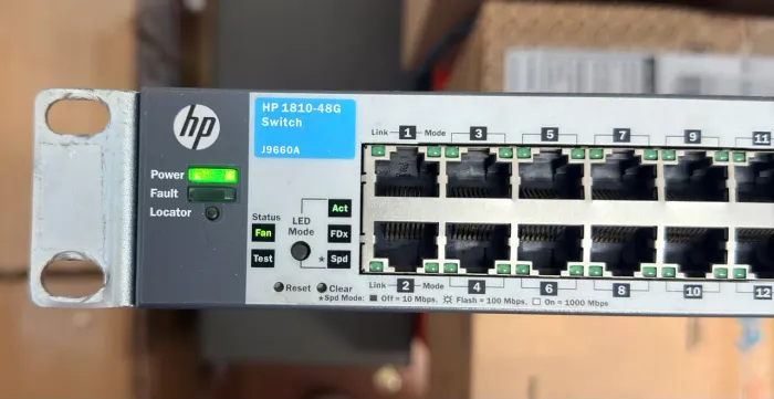 Switch Hp V1810-48g J9660a 48 Portas 10/100/1000 4 Sfs