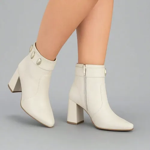 Bota branca salto médio 