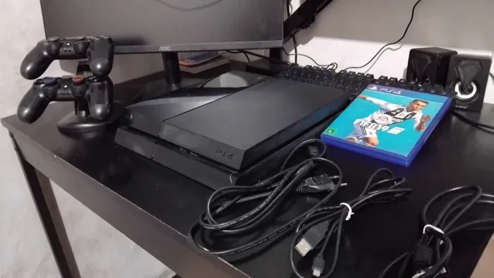 ? PS4 FAT + 2 Controles Originais + Pes 2021, gran turismo 7, fifa 19, Minecraft Completo!