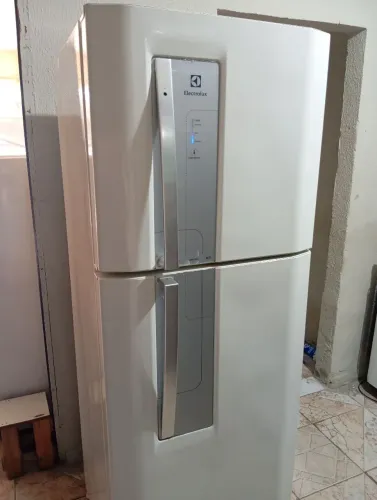 GELADEIRA ELETROLUX DUPLEX FROSFREE ACEITO CARTÃO DOU GARANTIA FAÇO A ENTREGA FUNCIONANDO