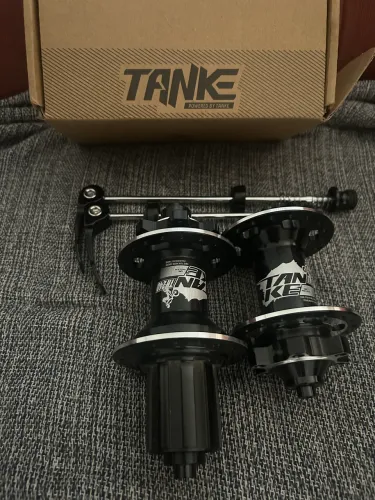 Par cubos Tank barulhento 36 e 32 furos disponíveis