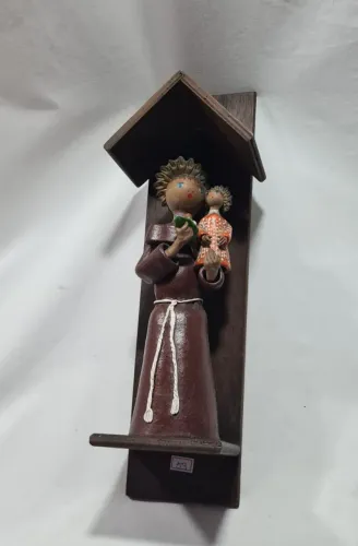 Santinho decorativo de Parede em Madeira