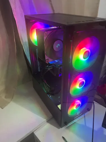PC GAMER ? RYZEN 7 5700X3D + RX 9060 XT 16GB
