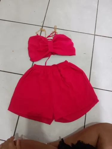 Lote de roupa feminino