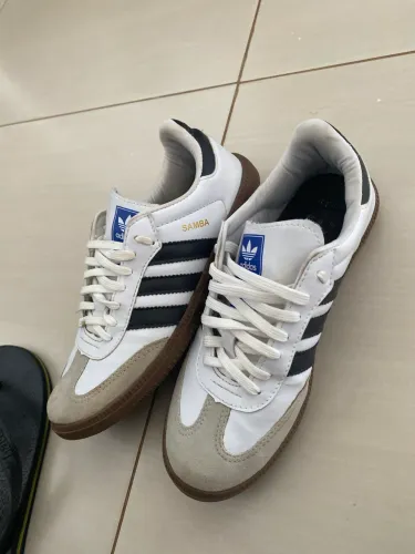 Vendo tênis
