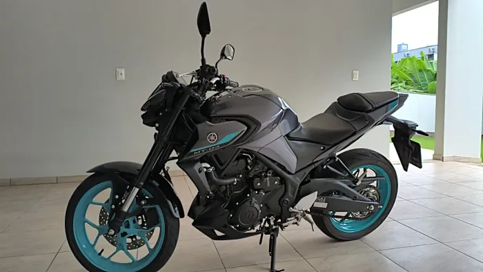 Linda MT-03 2025 c/ apenas 7 mil km
