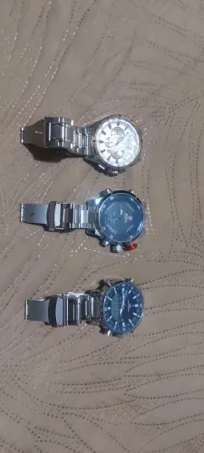 VENDE-SE 3 RELÓGIOS 300.