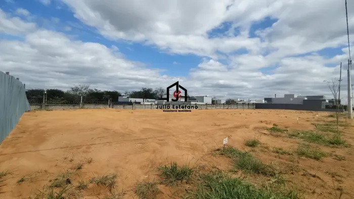 Terreno c/ área de 255,94m² no Condomínio Jardim Europa em Pindamonhangaba