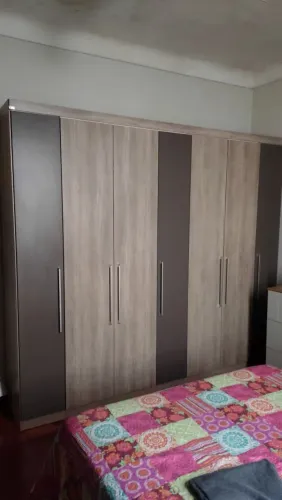 Vendo um quarda roupa novinho 7 portas marca bartira