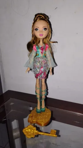 Boneca Ashlynn Ella - Ever After High