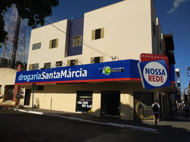 Prédio comercial e apartamento em Rio Verde