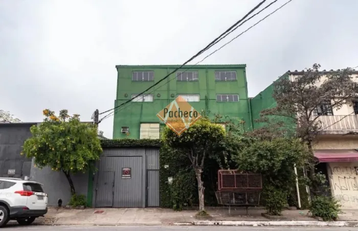 Prédio Comercial na Vila Nova Manchester, 3 pavimentos, salões, 10 banheiros, R$3.790.000,