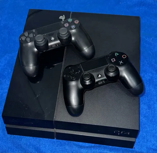 PlayStation 4 Fat 500gb/ FIFA 26 incluso