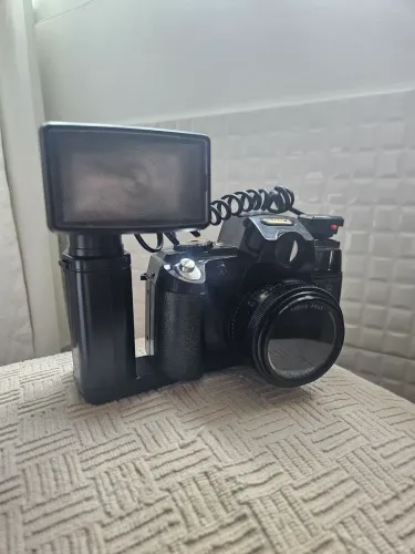 Camera vintage Yashica até 12x no cartão