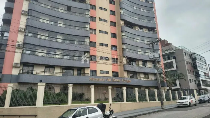 Apartamento para locação com 03 dormitórios, sendo 01 suíte, no bairro Bom Abrigo, Florian