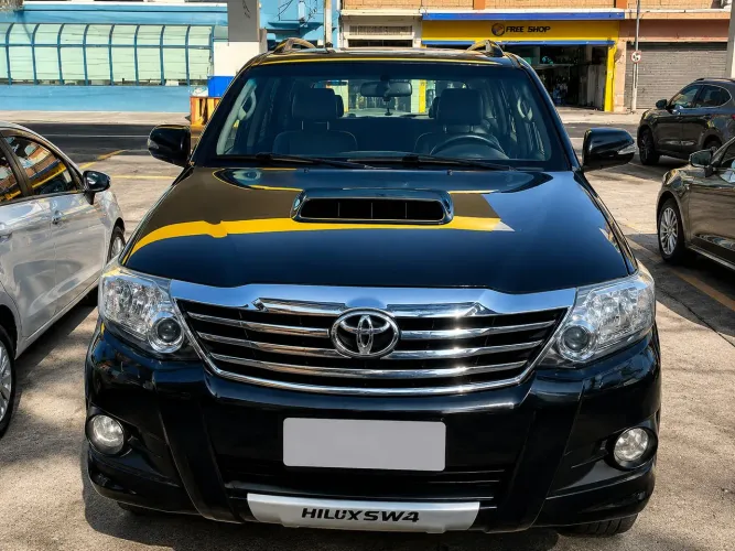 Toyota Hilux SW4 SRV D4-d 4X4 3.0 TDI Dies. AUT 2012