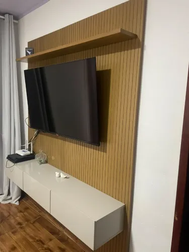 Painel ripado com aparador