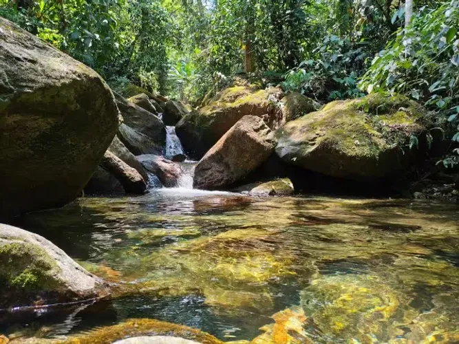 SÍTIO COM CACHOEIRA PRIVATIVA + PISCINA NATURAL - PORTEIRA FECHADA TODA MOBILIADA - ZUNGU