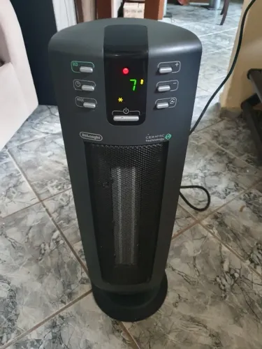 Aquecedor de Torre Cerâmico De'Longhi, modelo TCH7091ER 220V com controle