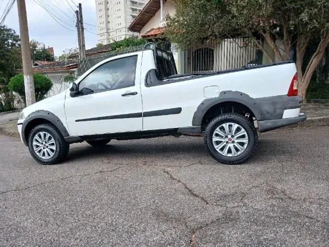 Fiat Strada Trekking 1.6 16V Flex CS 2013