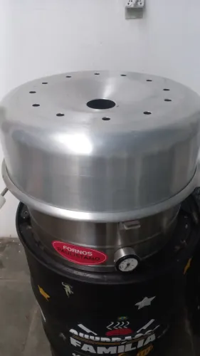 Forno Paulistano P40 a gás, com 02 prateleiras + dezenas potes e vasilhas