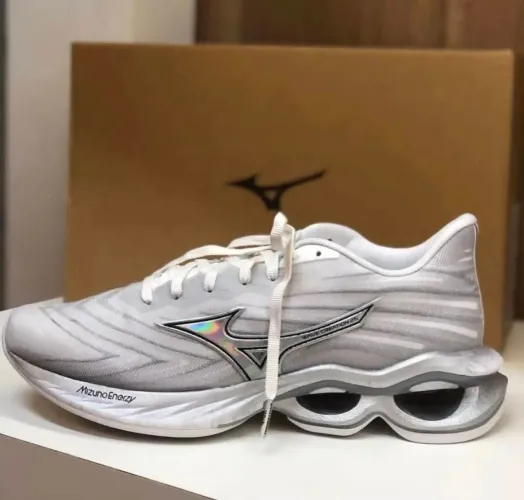 Tênis Mizuno original tamanho 43