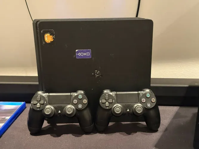 PS4 Slim 1 TB com Jogos