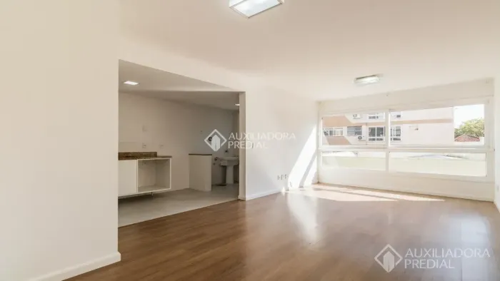 Imóvel para venda possui 57 metros quadrados com 1 quarto em Petrópolis - Porto Alegre - R