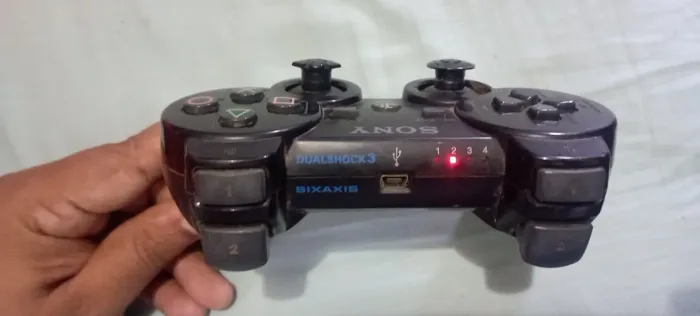 Controle de Ps3 original, funcionando, bateria segurando, apenas sem borrachinha no analog
