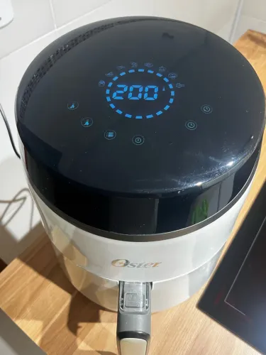 VENDO AIR FRYER OSTER BRANCA!
