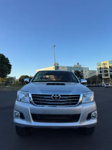 Toyota Hilux CD SRV D4-d 4X4 3.0 TDI Diesel AUT 2013