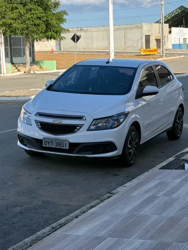 Chevrolet Onix Hatch LT 1.4 8V Flex Power Mec. 4P 2015